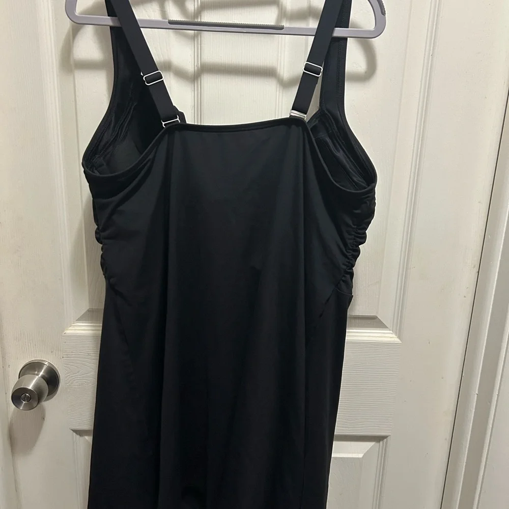 Lands' End Black Women's Tunic Swimsuit Top - Picture 3 of 4